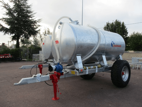 Matériel d'élevage - Tonne à eau - Tonne à eau galva sur berceau et sur pieds LENORMAND