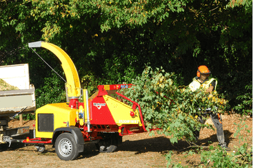 Matériel forestier - Broyeurs de végétaux - Broyeur de branches thermique VEGETOR sur châssis routier