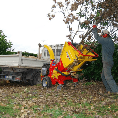 Matériel forestier - Broyeurs de végétaux - Broyeur de branches autotracté VEGETOR DA