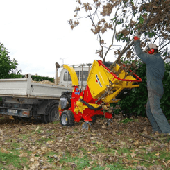 Matériel forestier - Broyeurs de végétaux - Broyeur de branches autotracté VEGETOR DA