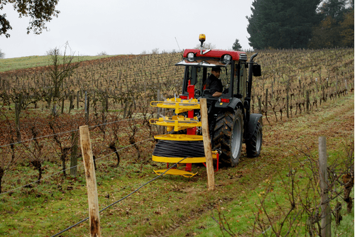Matériel de ferme/outillage - Divers ferme, outillage - Dérouleuse de grillage - barbelé - fils lisse