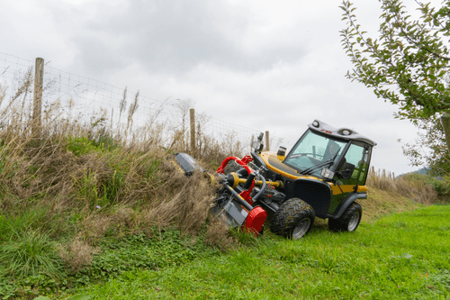 Entretien - Porte Outils - Tracteur de pente porte outils TERRATRAC TT 